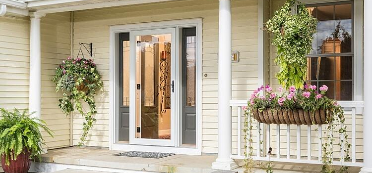 screen door installation in La Crescenta-Montrose